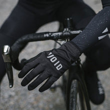 Cargar imagen en el visor de la galería, VOID Softshell Gloves - Black