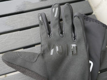 Cargar imagen en el visor de la galería, VOID Softshell Gloves - Black