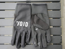 Cargar imagen en el visor de la galería, VOID Softshell Gloves - Black
