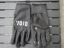 Cargar imagen en el visor de la galería, VOID Softshell Gloves - Black