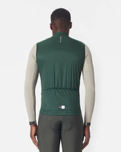 Cargar imagen en el visor de la galería, PEdALED Essential Alpha Insulated Vest - Dark Green