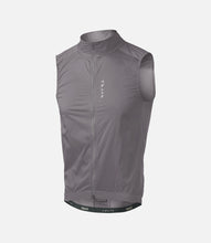 Cargar imagen en el visor de la galería, PEdALED Mirai Windproof Vest - Dark Gull Grey