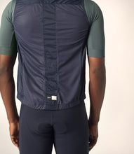 Cargar imagen en el visor de la galería, PEdALED Mirai Windproof Vest - Dark Navy