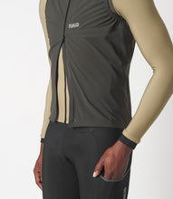 Cargar imagen en el visor de la galería, PEdALED Odyssey Waterproof Vest - Grey Ink