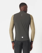 Cargar imagen en el visor de la galería, PEdALED Odyssey Waterproof Vest - Grey Ink