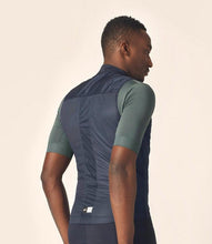 Cargar imagen en el visor de la galería, PEdALED Mirai Windproof Vest - Dark Navy
