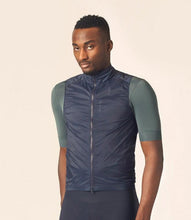 Cargar imagen en el visor de la galería, PEdALED Mirai Windproof Vest - Dark Navy