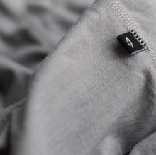 Cargar imagen en el visor de la galería, Isadore Merino Neck Warmer