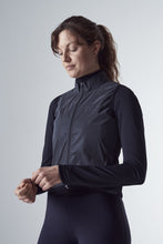 Cargar imagen en el visor de la galería, VOID Reflective Vest - Black