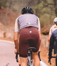 Cargar imagen en el visor de la galería, PEdALED Mirai Windproof Vest - Dark Gull Grey