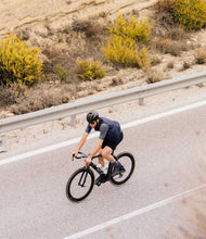 Cargar imagen en el visor de la galería, PEdALED Mirai Windproof Vest - Dark Navy