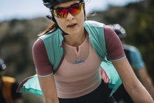 Cargar imagen en el visor de la galería, Isadore Signature Jersey Cascade / Messa Rosa