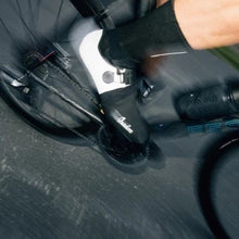 Cargar imagen en el visor de la galería, Isadore Toe Covers (Punteros)