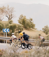 Cargar imagen en el visor de la galería, PEdALED Mirai Windproof Vest - Dark Navy