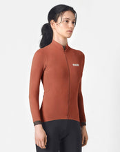 Cargar imagen en el visor de la galería, PEdALED Women's Essential Long Sleeve Jersey - Burnt Henna