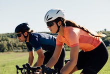 Cargar imagen en el visor de la galería, Isadore Women's Debut Jersey - Coral Reef