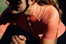 Cargar imagen en el visor de la galería, Isadore Women's Debut Jersey - Coral Reef