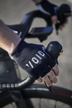 Cargar imagen en el visor de la galería, VOID Velo Gloves - Black

