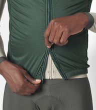 Cargar imagen en el visor de la galería, PEdALED Essential Alpha Insulated Vest - Dark Green
